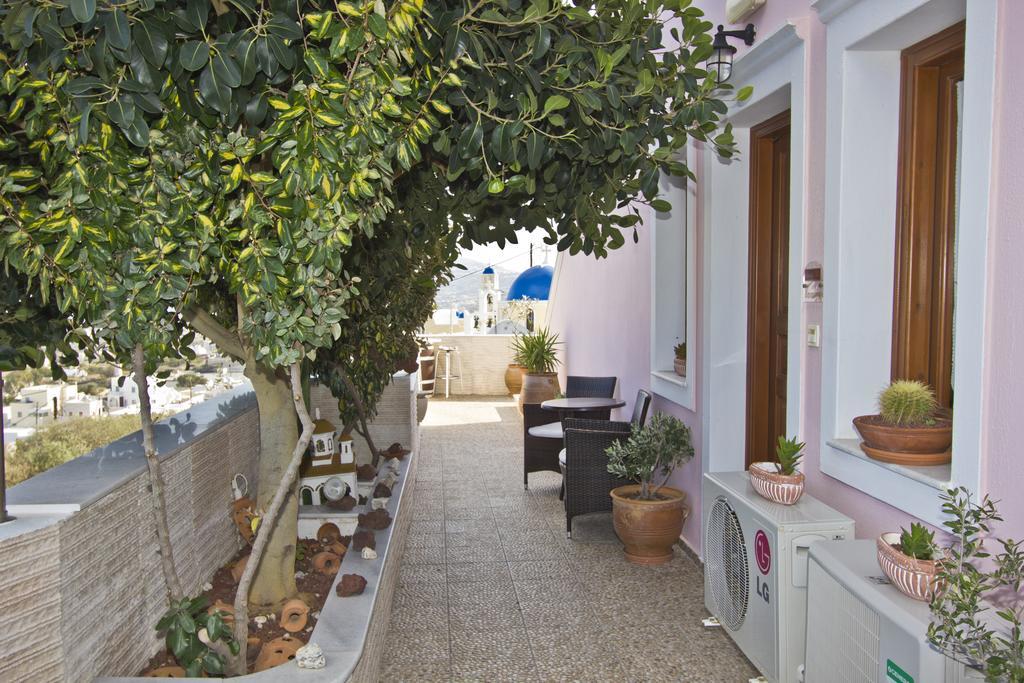 Nectarios Villa - Studios & Suites Adults Only Fira  Eksteriør billede