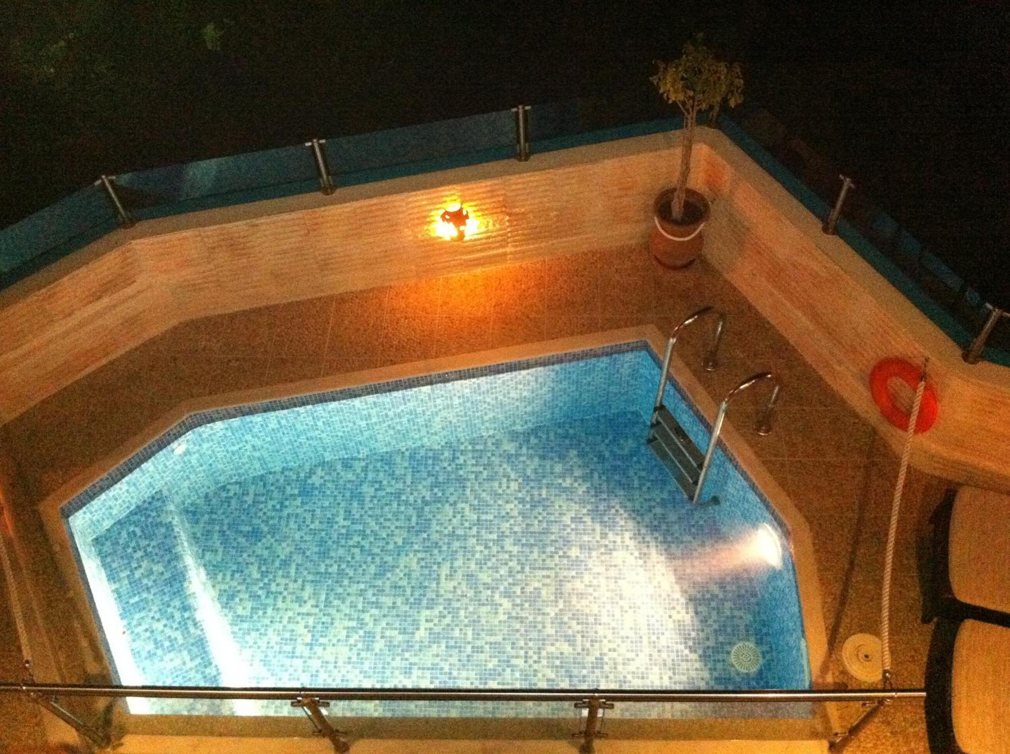 Nectarios Villa - Studios & Suites Adults Only Fira  Eksteriør billede