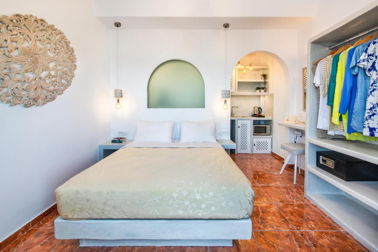 Nectarios Villa - Studios & Suites Adults Only Fira  Eksteriør billede