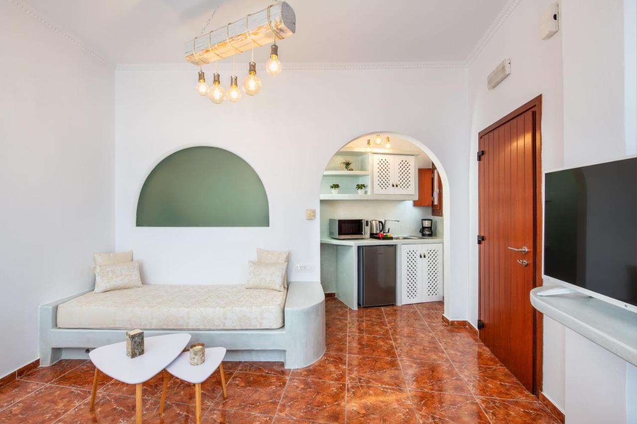 Nectarios Villa - Studios & Suites Adults Only Fira  Eksteriør billede