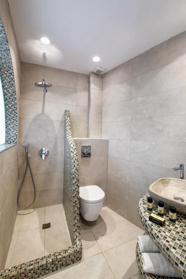 Nectarios Villa - Studios & Suites Adults Only Fira  Eksteriør billede